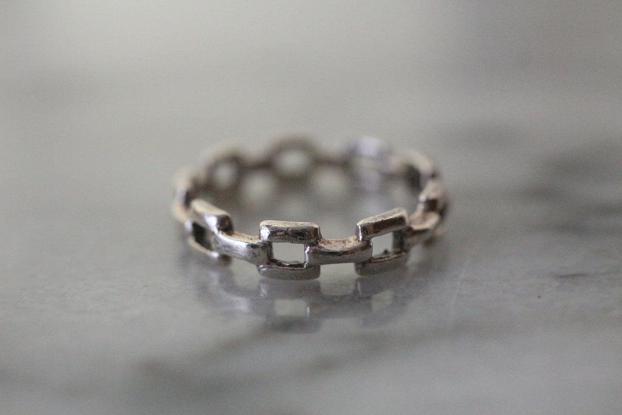 Vintage Sterling Silver Square Chain Link Style Band Ring