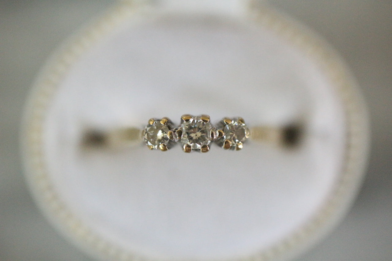 Vintage 9ct Gold Brilliant Cut Diamond Trilogy ring