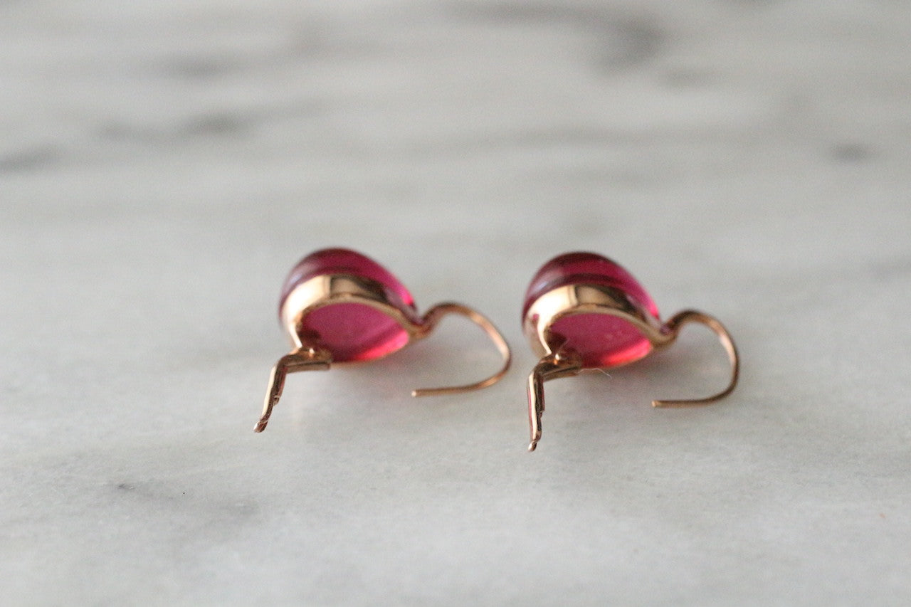 orecchini goccia con pietra rossa cyclamino in oro rosa