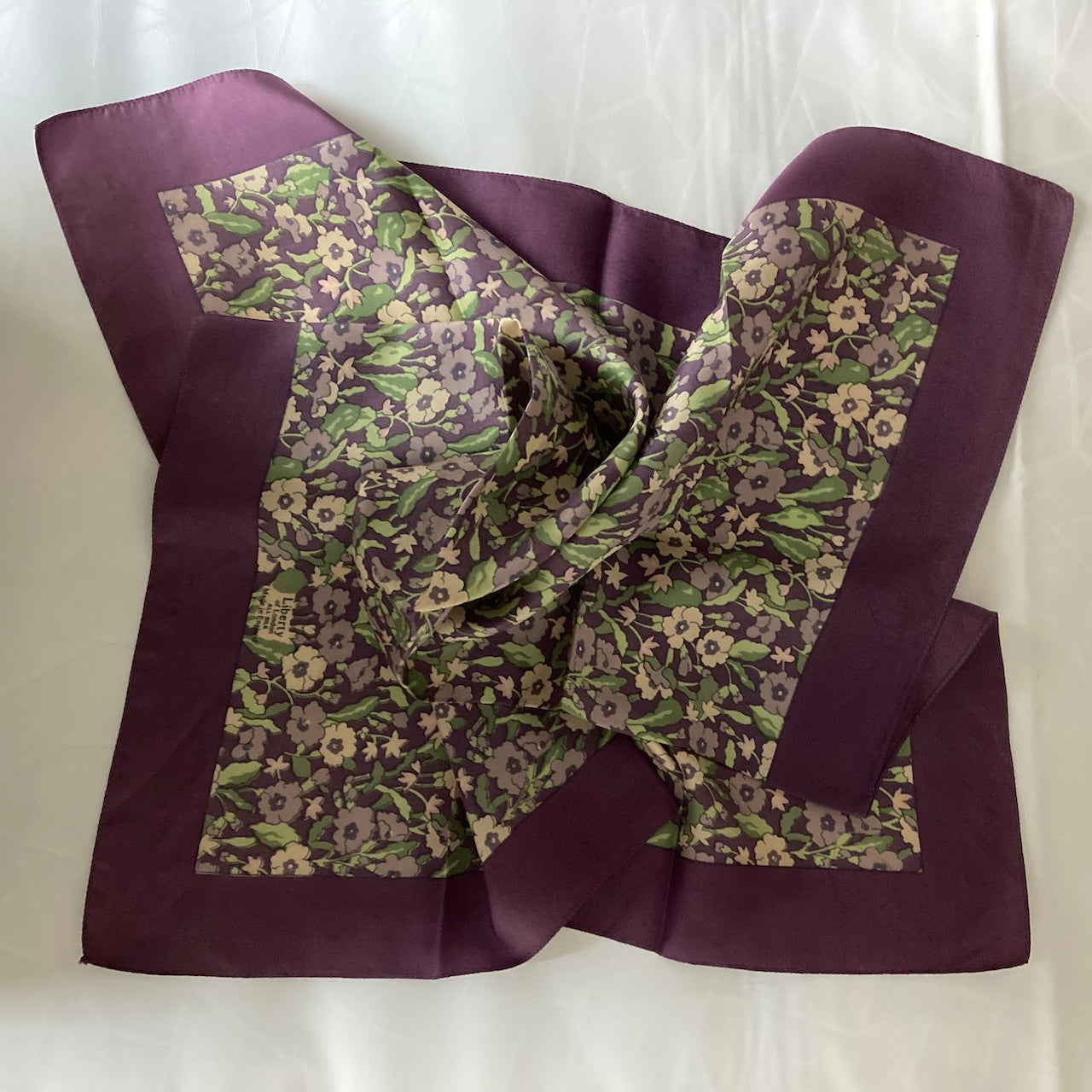 Vintage Liberty Of London 紫色和象牙綠色碎花圍巾真絲斜紋布