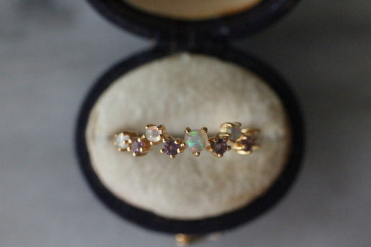蛋白石紫水晶群帶戒指