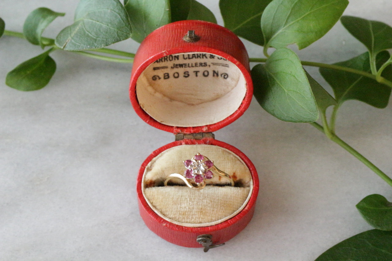 2001 年代 9 克拉金紅寶石和鑽石簇狀戒指
