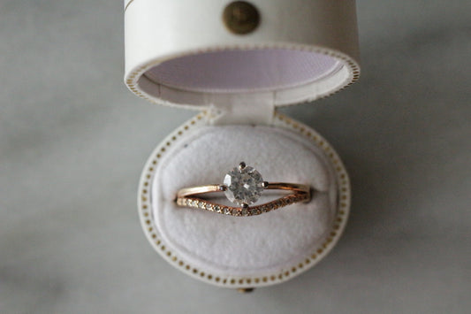 復古方晶鋯石單石波浪形訂婚戒指