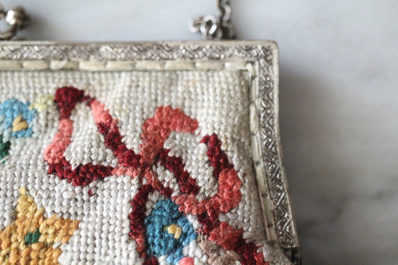 Vintage 1950s petit point tapestry handbag
