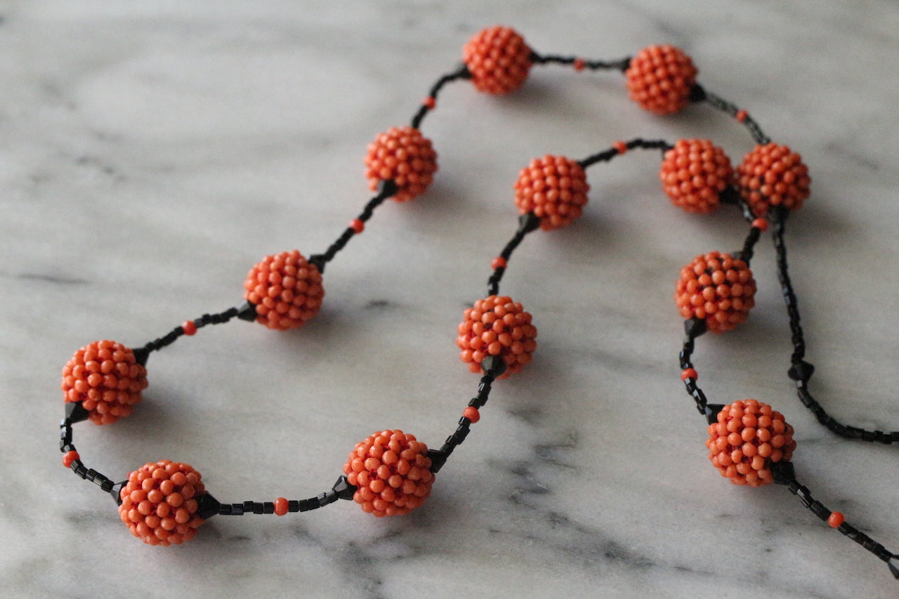 Antique 1930s Art Deco Natural Coral Beads & French Jet Flapper Necklace