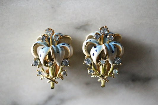 復古 1980 年代藍色和白色琺瑯虎百合夾式耳環