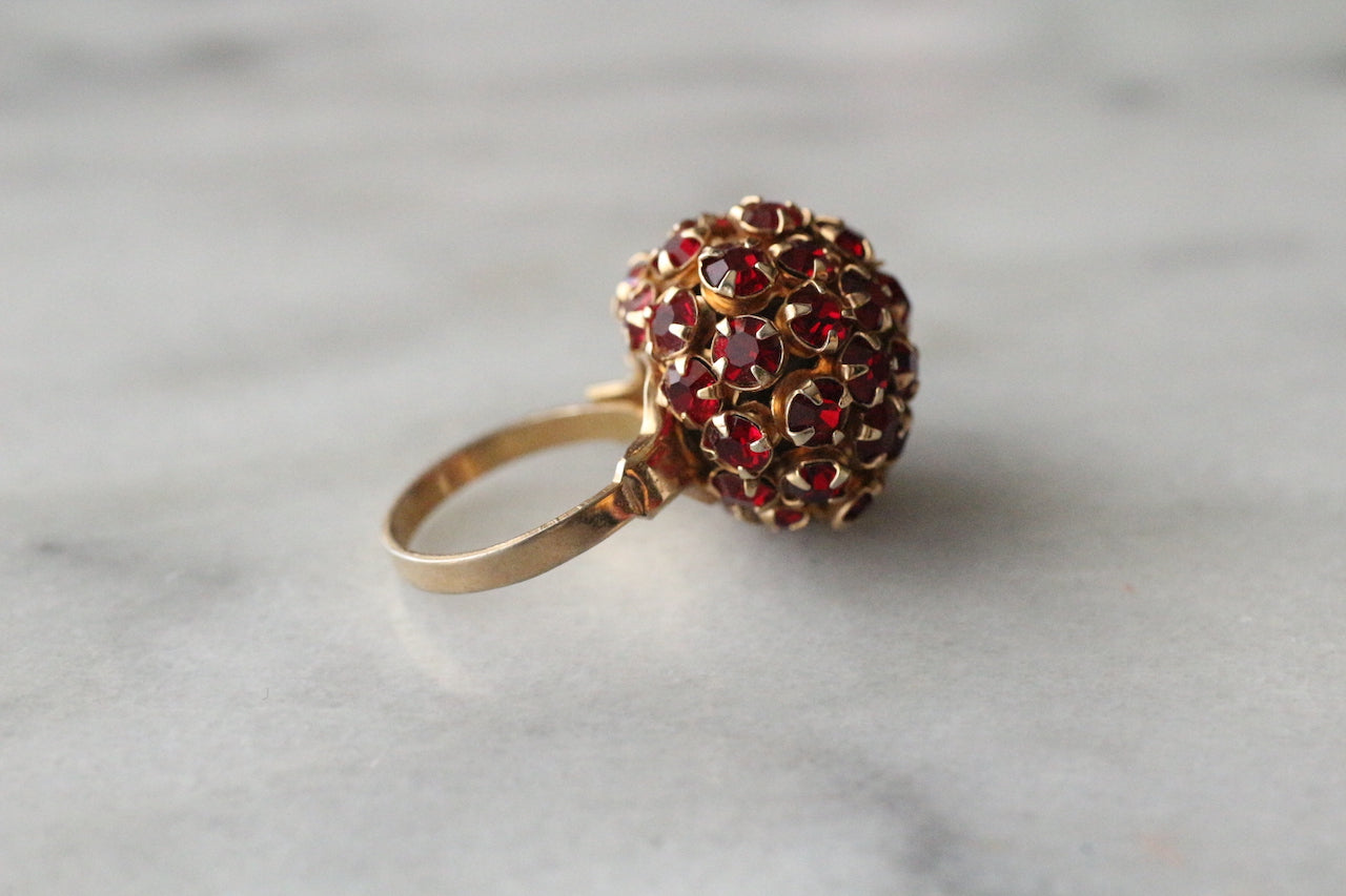 復古 1960 年代金色紅色水晶圓形簇狀戒指
