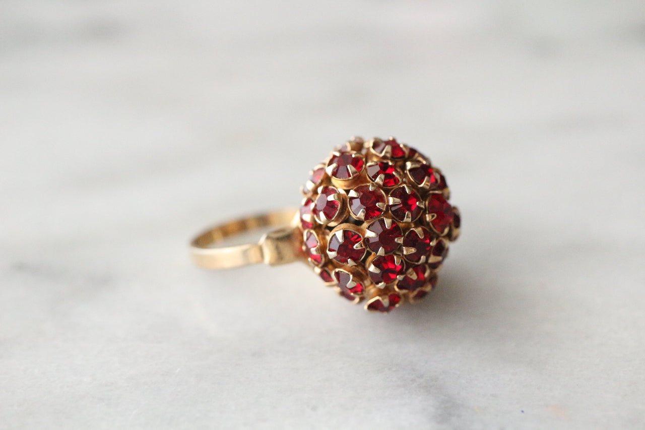 復古 1960 年代金色紅色水晶圓形簇狀戒指